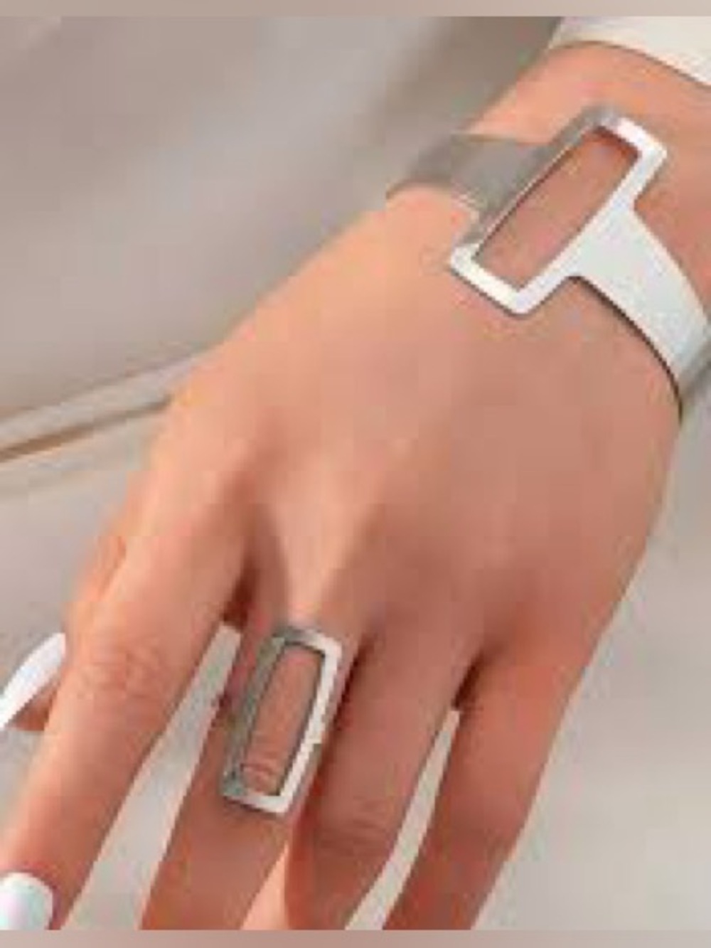Trendy minimalist geometric silvertone cuff bracelet in a hollowed-out style NEW